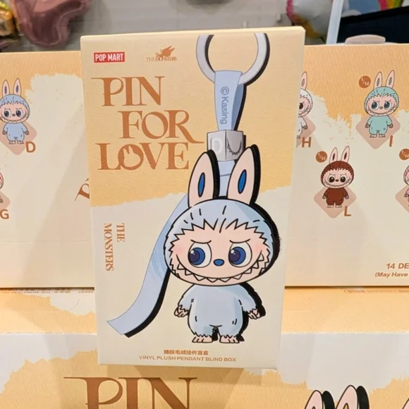 Labubu The Monsters Pin for Love Vinyl Plush Pendant Series H - Picture 2 of 2